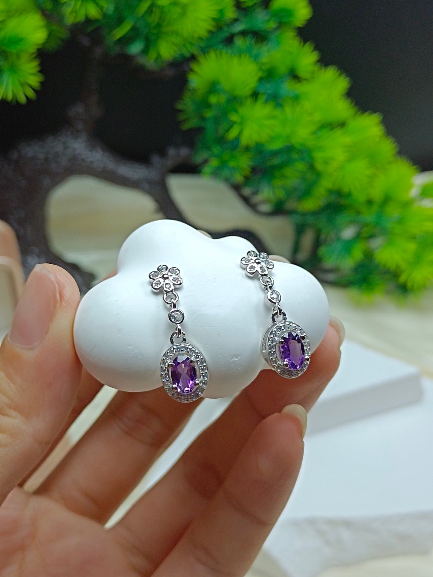 S925 Silver Embedded Amethyst Earrings - Fashionable Teardrop Studs for Elegant Charm