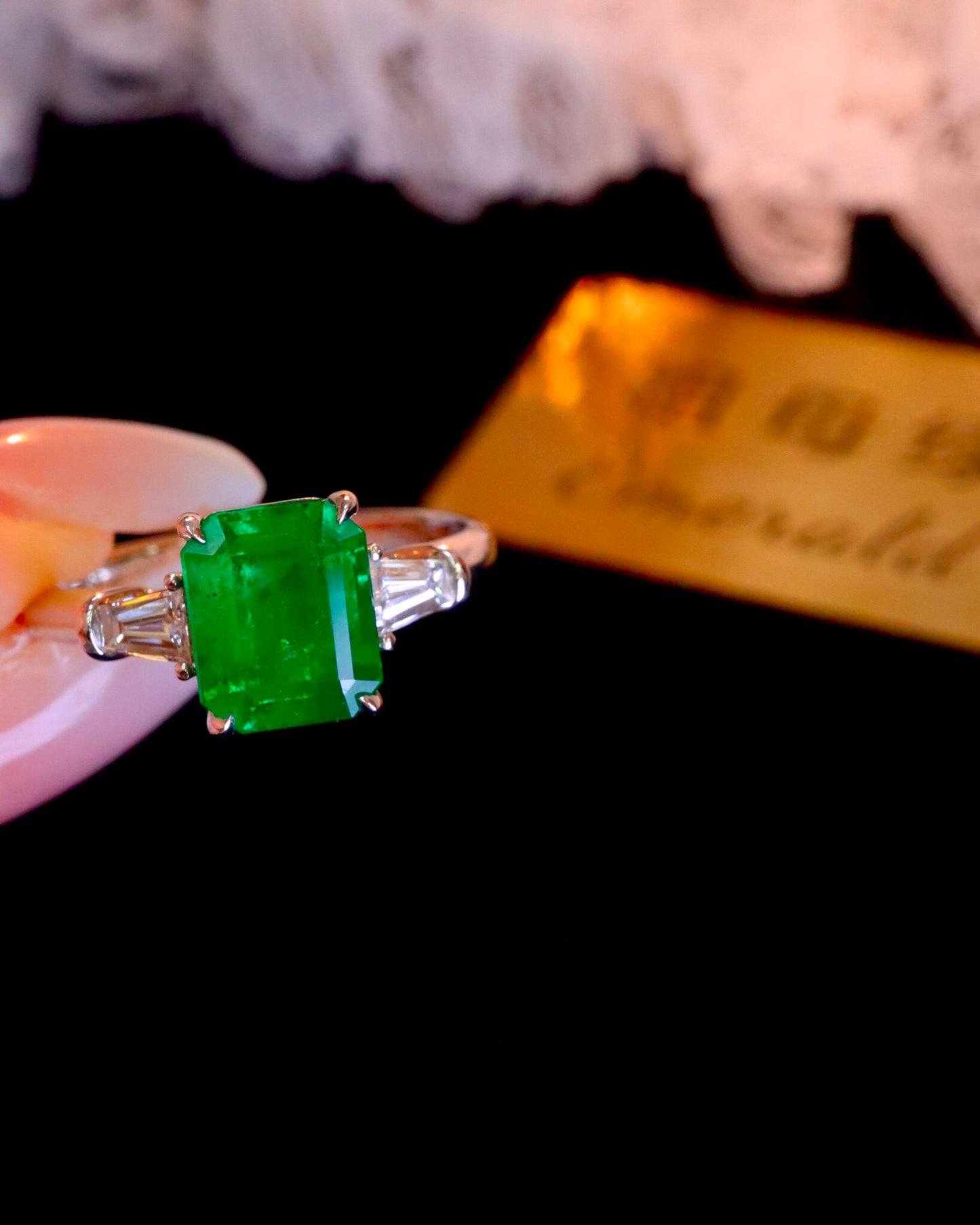 Elegant and Luxurious Three-Stone Jewelry: Natural Emerald Ring