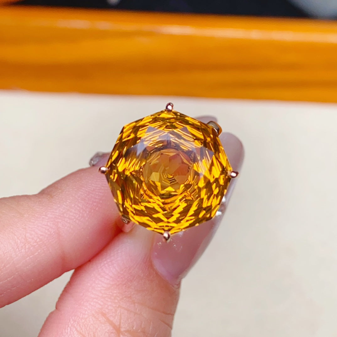 Sunny Yellow Citrine Ring in 18K Gold with Diamond Accents - Exquisite Jewelry