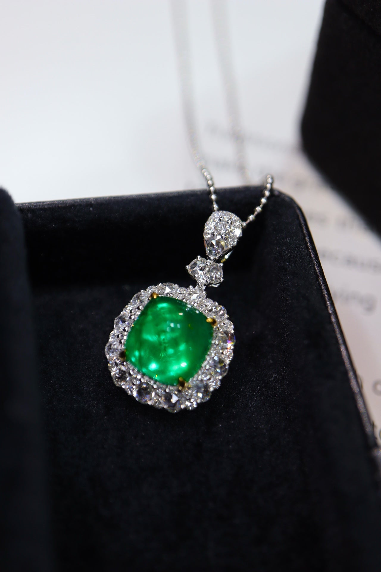 Luxurious Emerald Sugarloaf Pendant - Fine Jewelry Collection