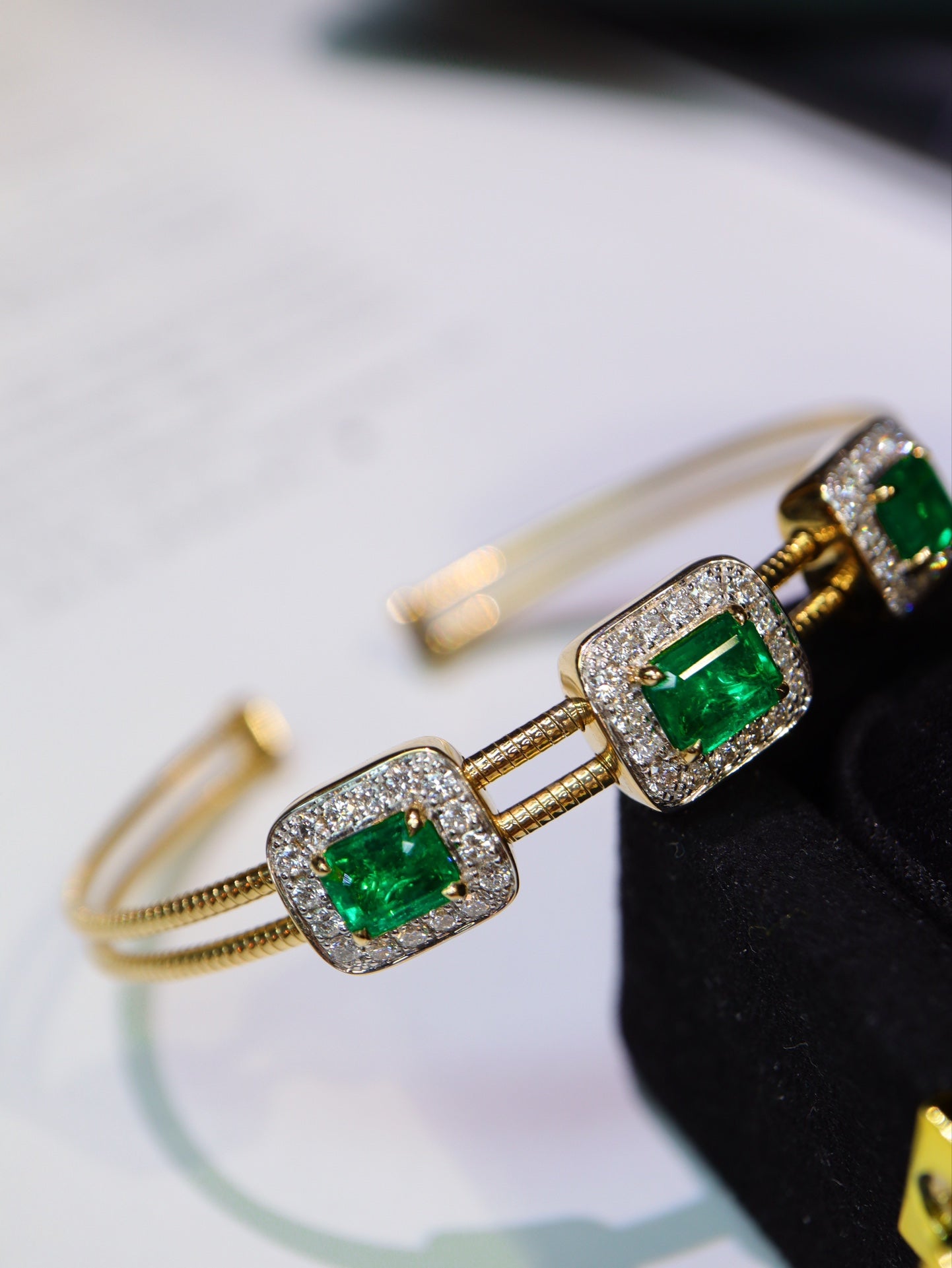 Elegant Panjshir Emerald Bracelet - Premium Jewelry Collection