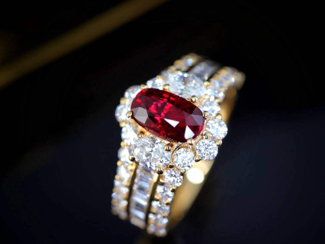 Pigeon's Blood Red Ruby Ring - Luxe sieradenstuk