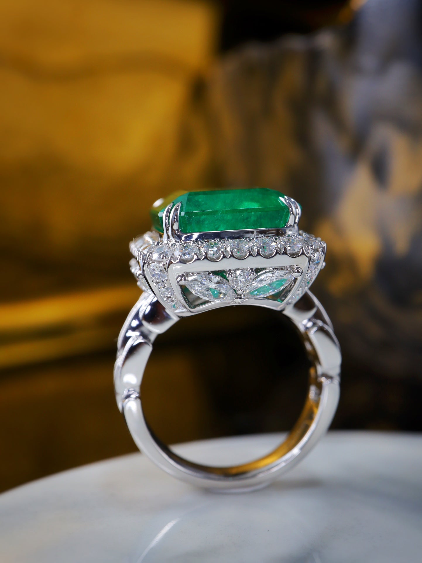 Emerald Ring Jewelry: High-Quality Vivid Green Collector's Piece