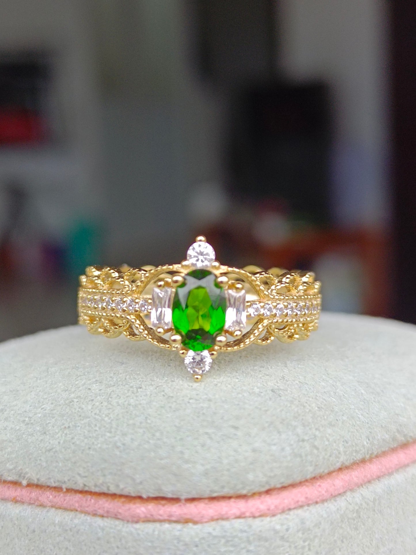 Cincin Diopside Unik dengan Gaya Lace Court - Barang Kemas Elegan