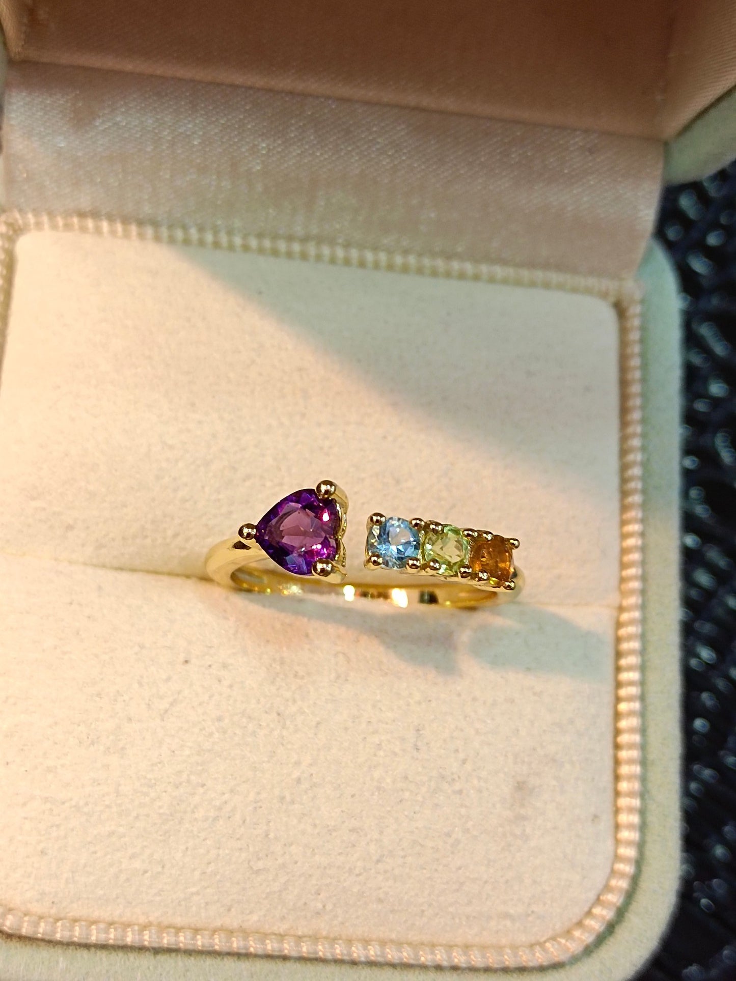 S925 Sterling Silver Heart-Shaped Amethyst Multi-Gem Ring with 18K Gold Craftsmanship