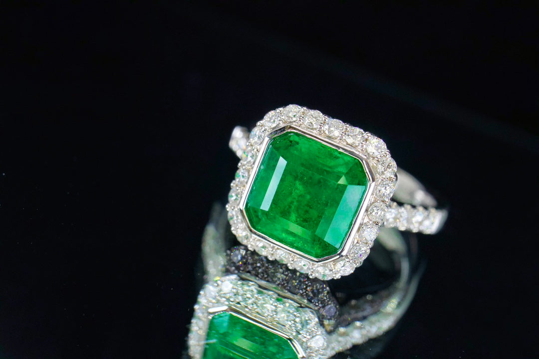 Exquisite Minimalist Style Muzo Green Emerald Ring - Fine Jewelry