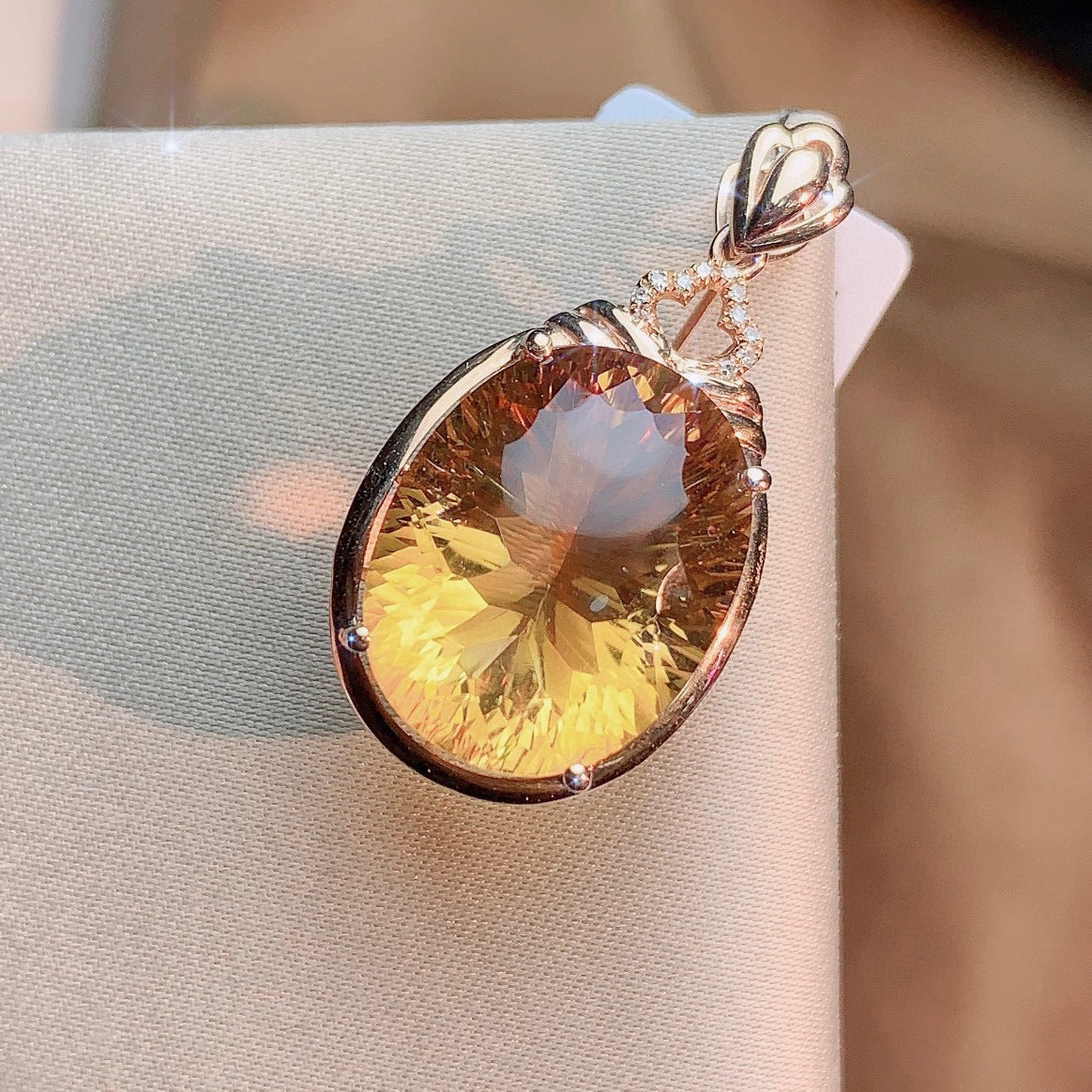 Exquisite Yellow Crystal Pendant Jewelry