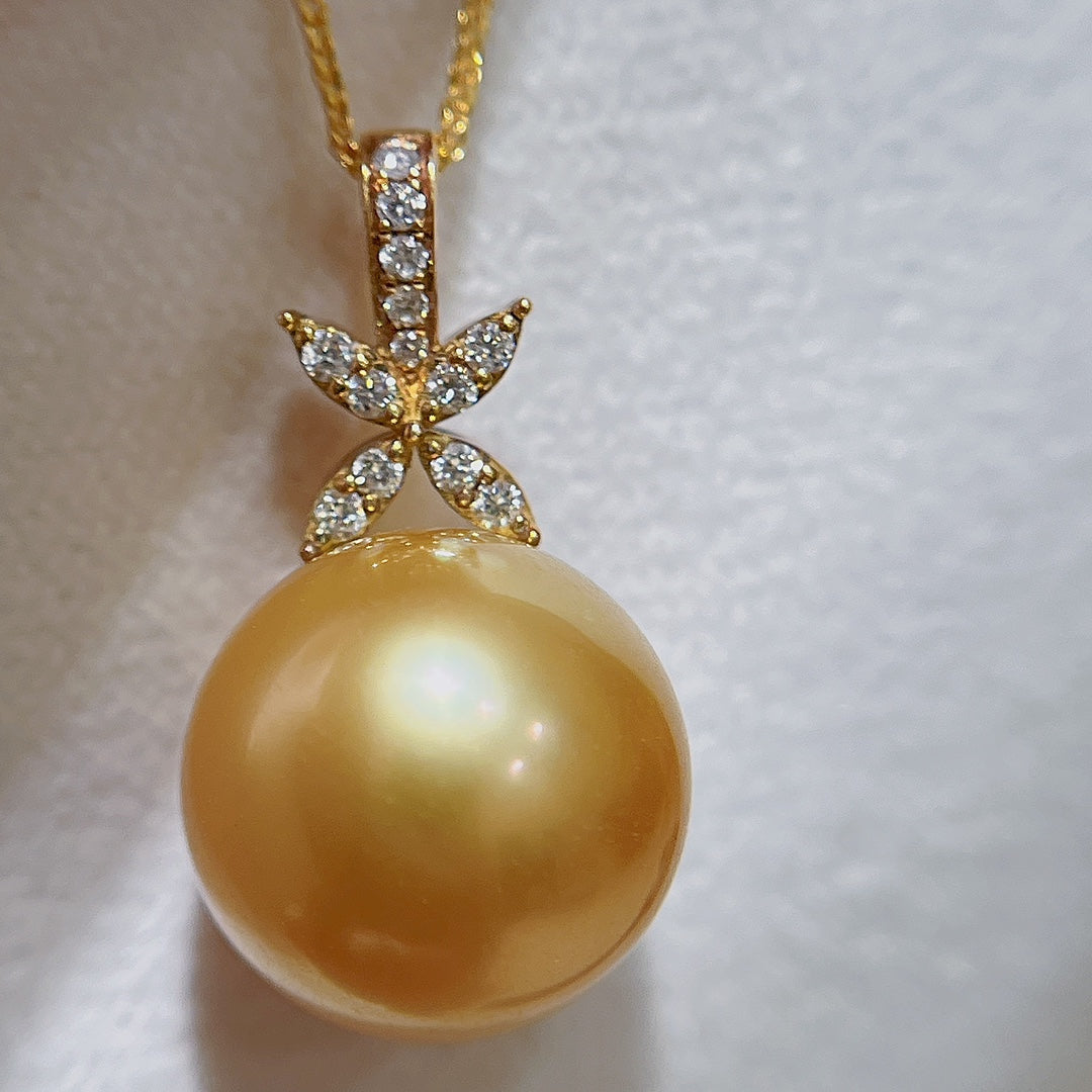 Exquisite 18K Gold Diamond-Encrusted Natural South Sea Golden Pearl Jewelry