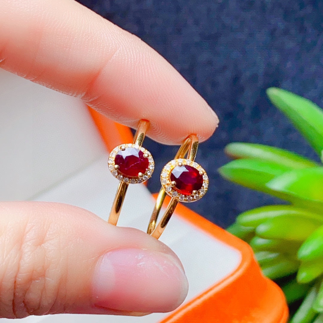 18K Gold Natural Ruby Ring - Elegant and Versatile Jewelry