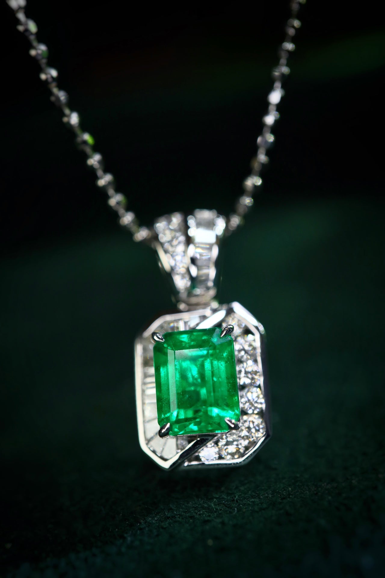 Panjshir Emerald Pendant - Premium Jewelry Collection