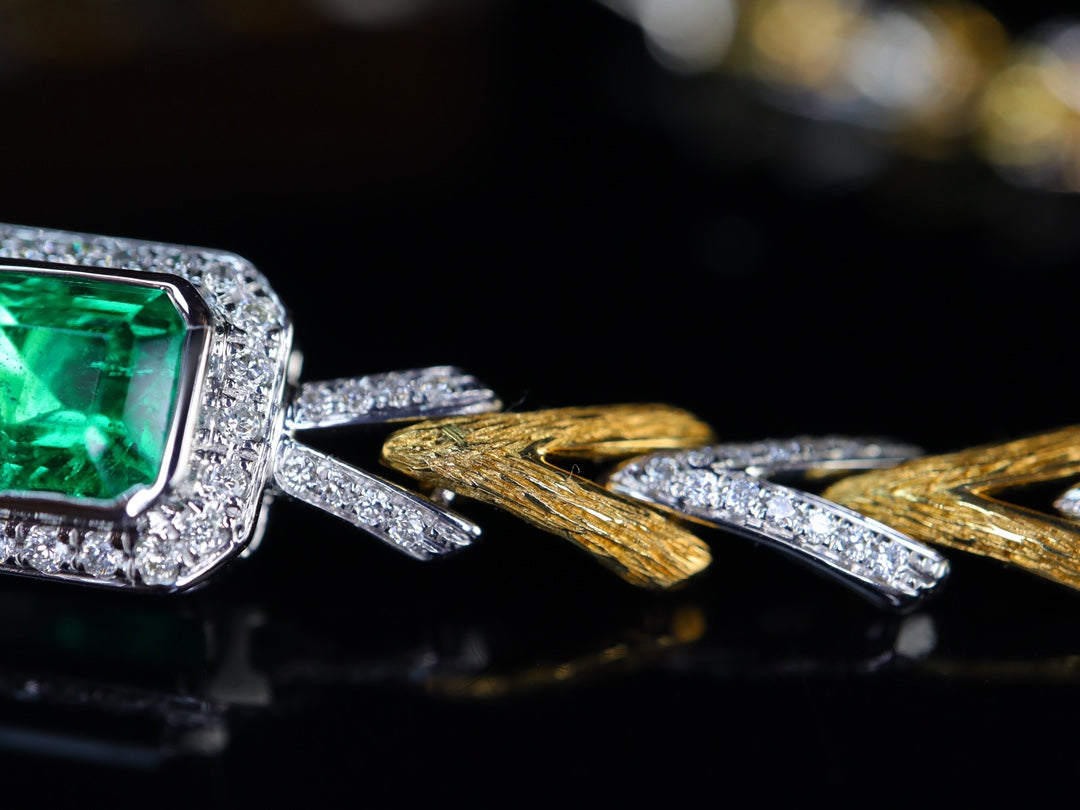 Emerald Green Bracelet - Timeless Elegance in Jewelry