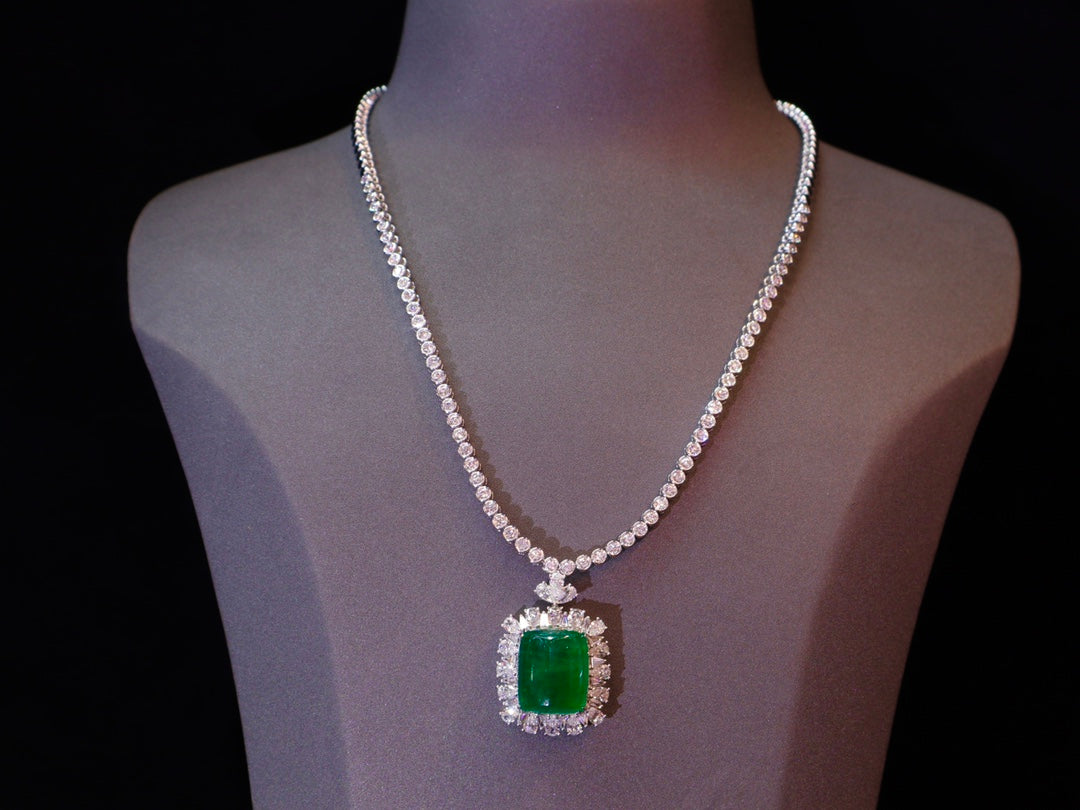 Experience the Luxury: High-End Emerald and Diamond Jewelry