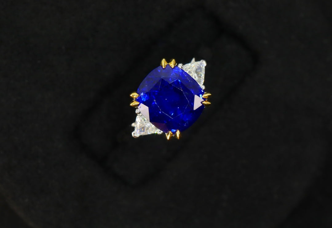 Exquisite Jewelry: Classic Three-Stone Natural Royal Blue Sapphire Ring