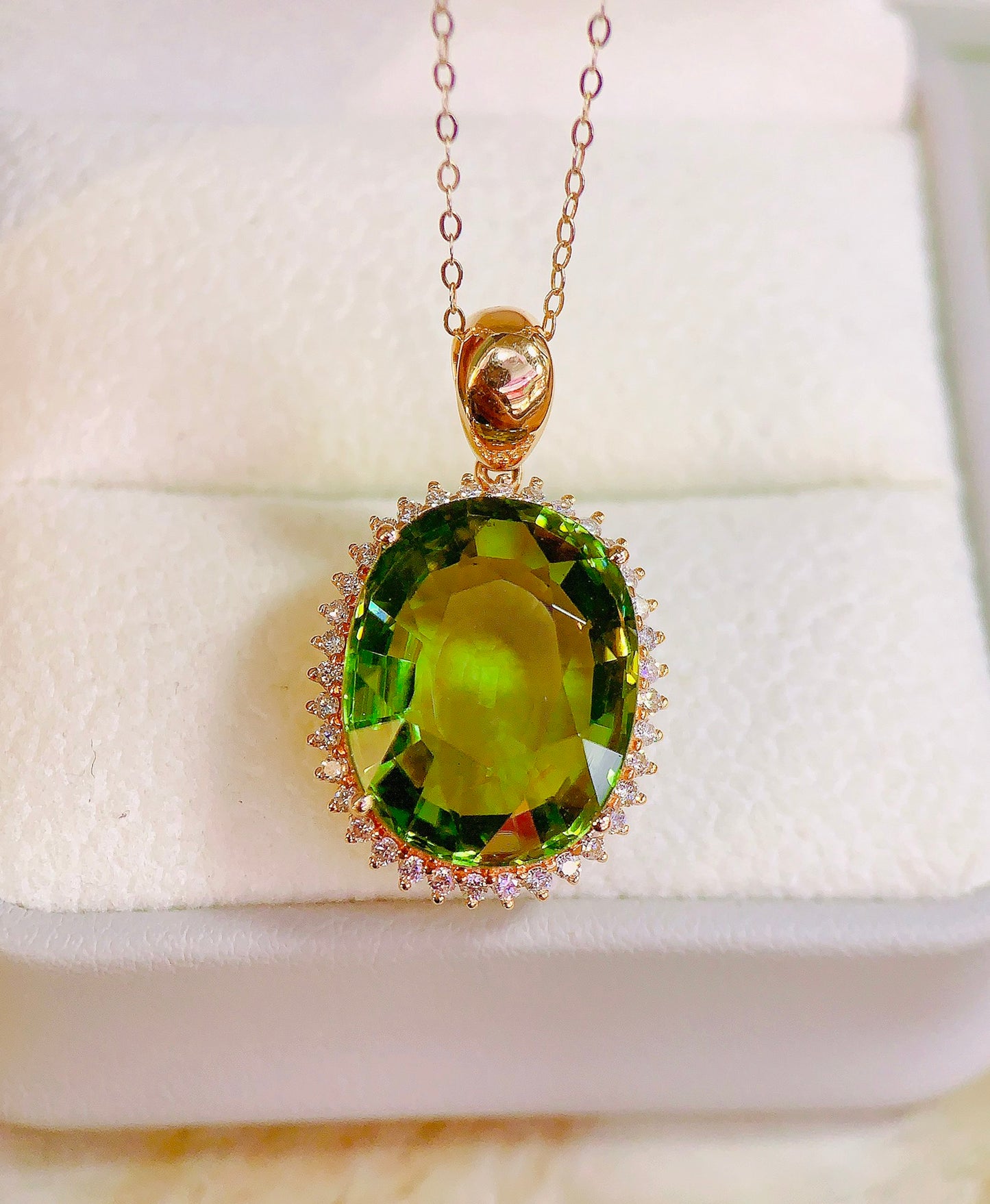 Natural Green Tourmaline Pendant in 18K Gold with Diamond Accent - Exquisite Jewelry