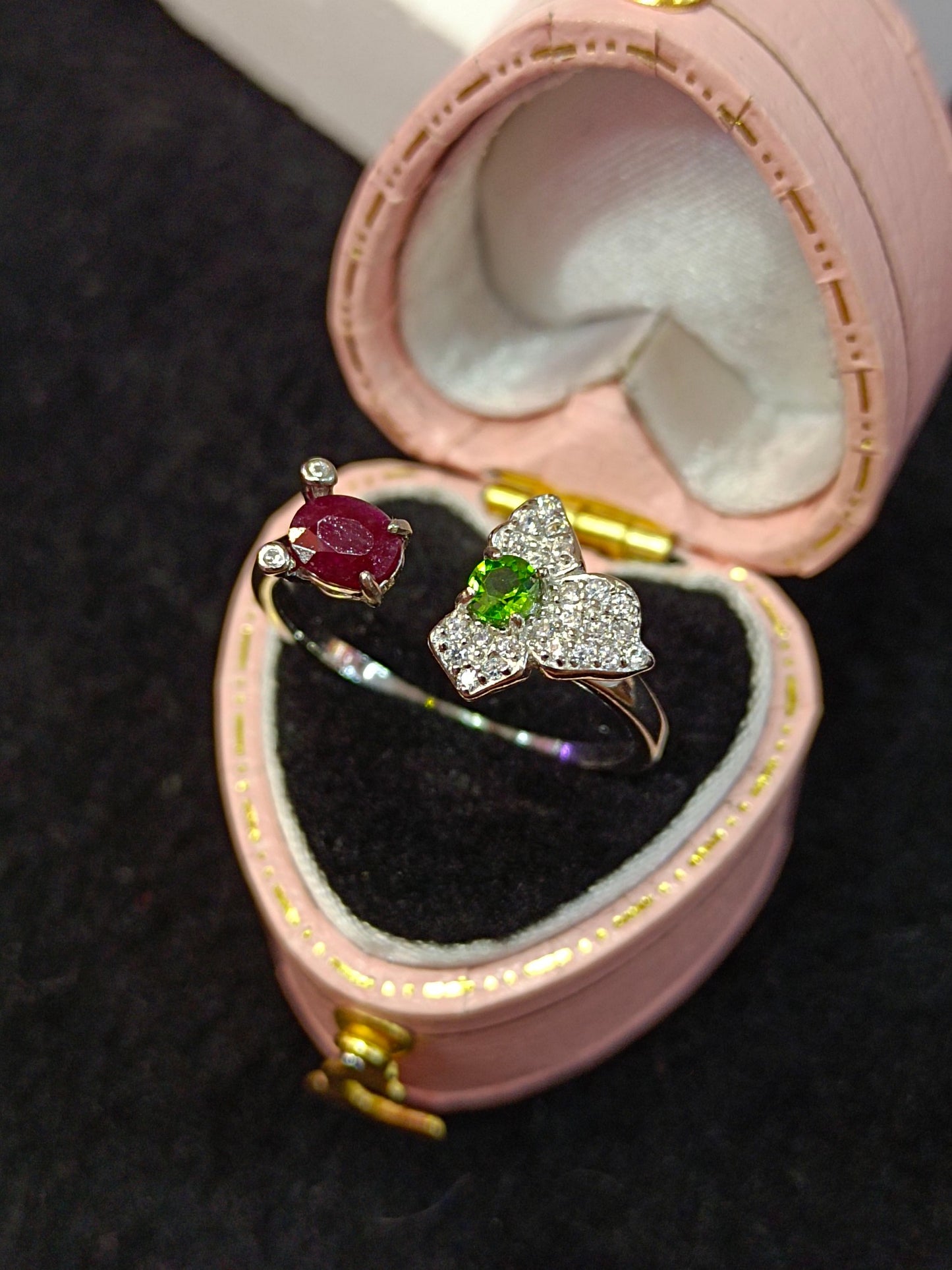 Elegant S925 Silver Ruby Ring - A Timeless Jewelry Piece