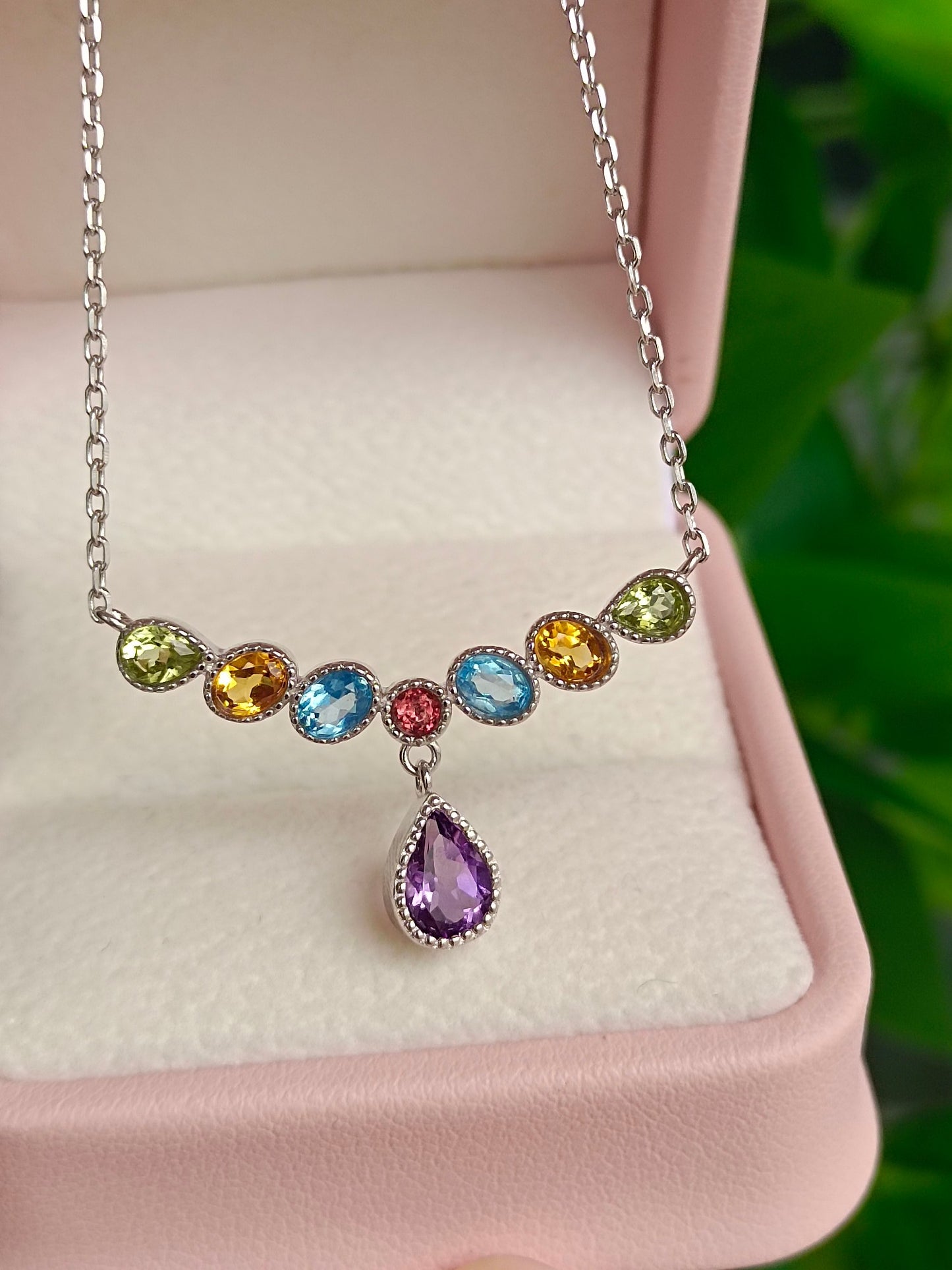 Vibrant Gemstone Necklace - A Symphony of Colors in Jewelry