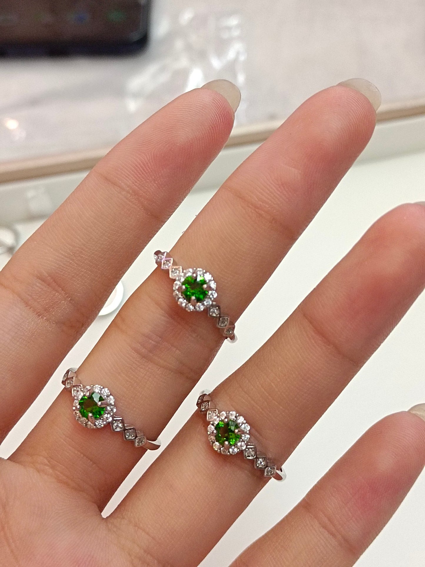 Elegant S925 Silver Embedded Diopside Ring - Jewelry for Every Occasion