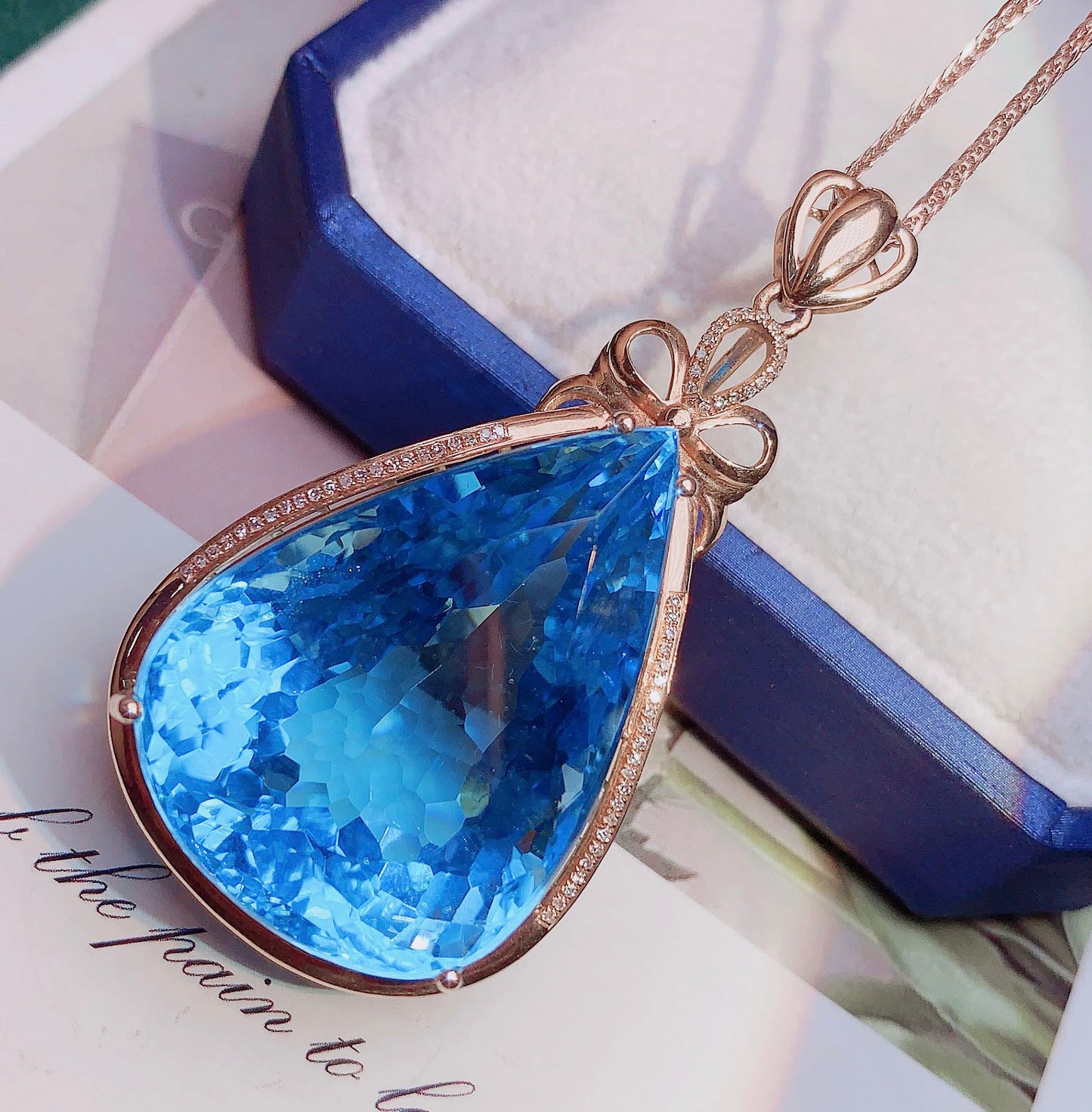 Exquisite Collector's Grade Topaz Pendant Jewelry