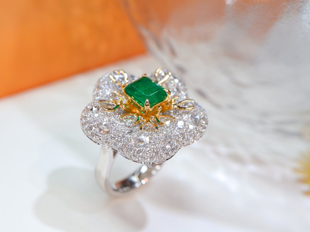 Elegant Emerald Jewelry: Afghan Panjshir 1.15ct Vivid Green Ring