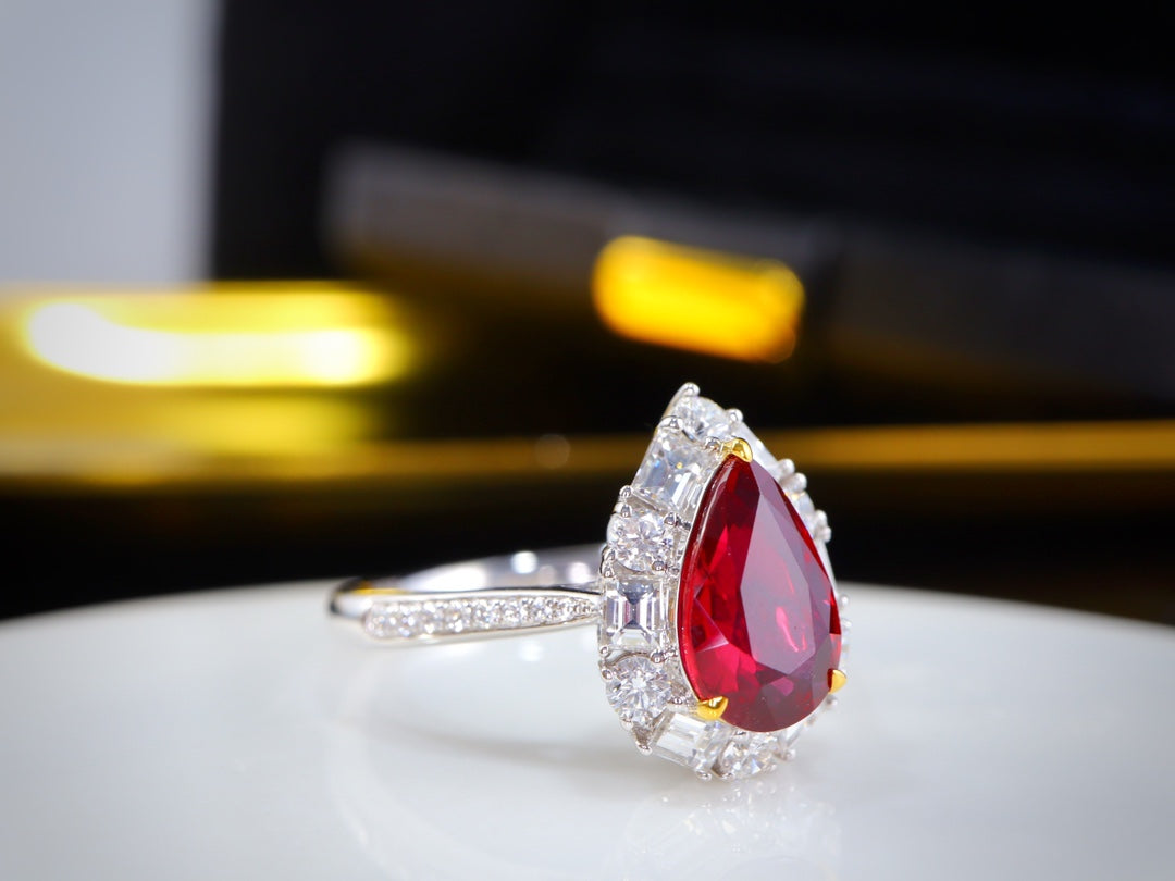 Pigeon's Blood Ruby Ring - Uoppvarmede edelstenssmykker