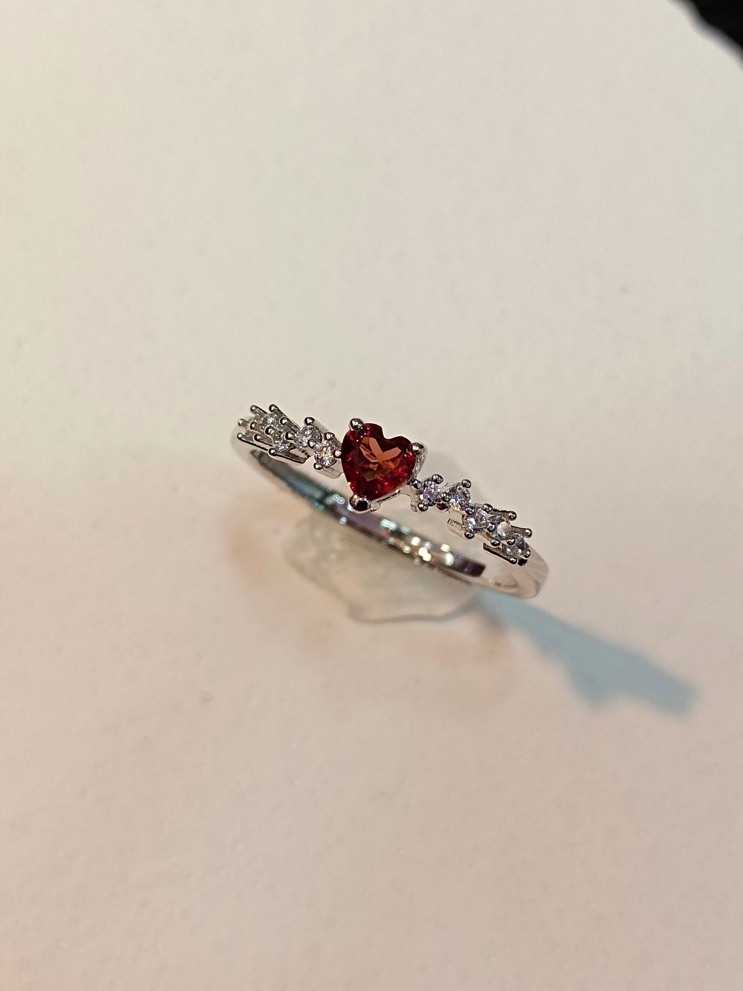 Heart-Shaped Garnet Ring in S925 Sterling Silver with 18K Gold Craftsmanship - Elegant Jewelry