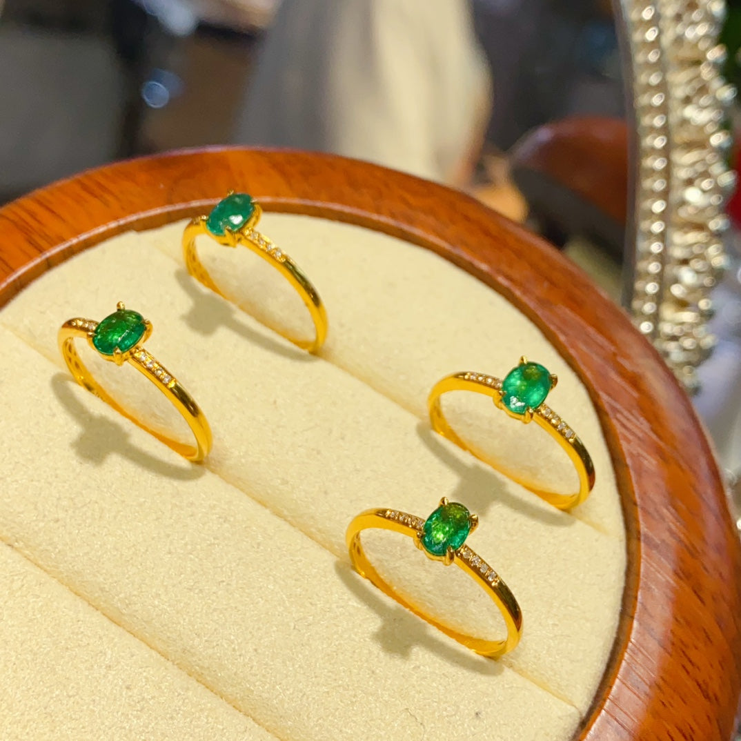 18K Gold and Diamond Embedded Natural Emerald Ring - Exquisite Jewelry