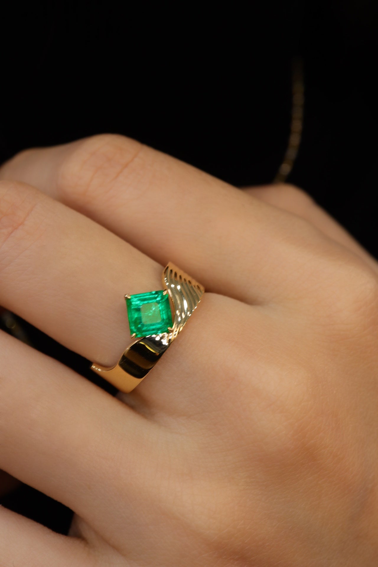 Panjshir Emerald Jewelry Piece - 0.85ct with 18k Gold Accents