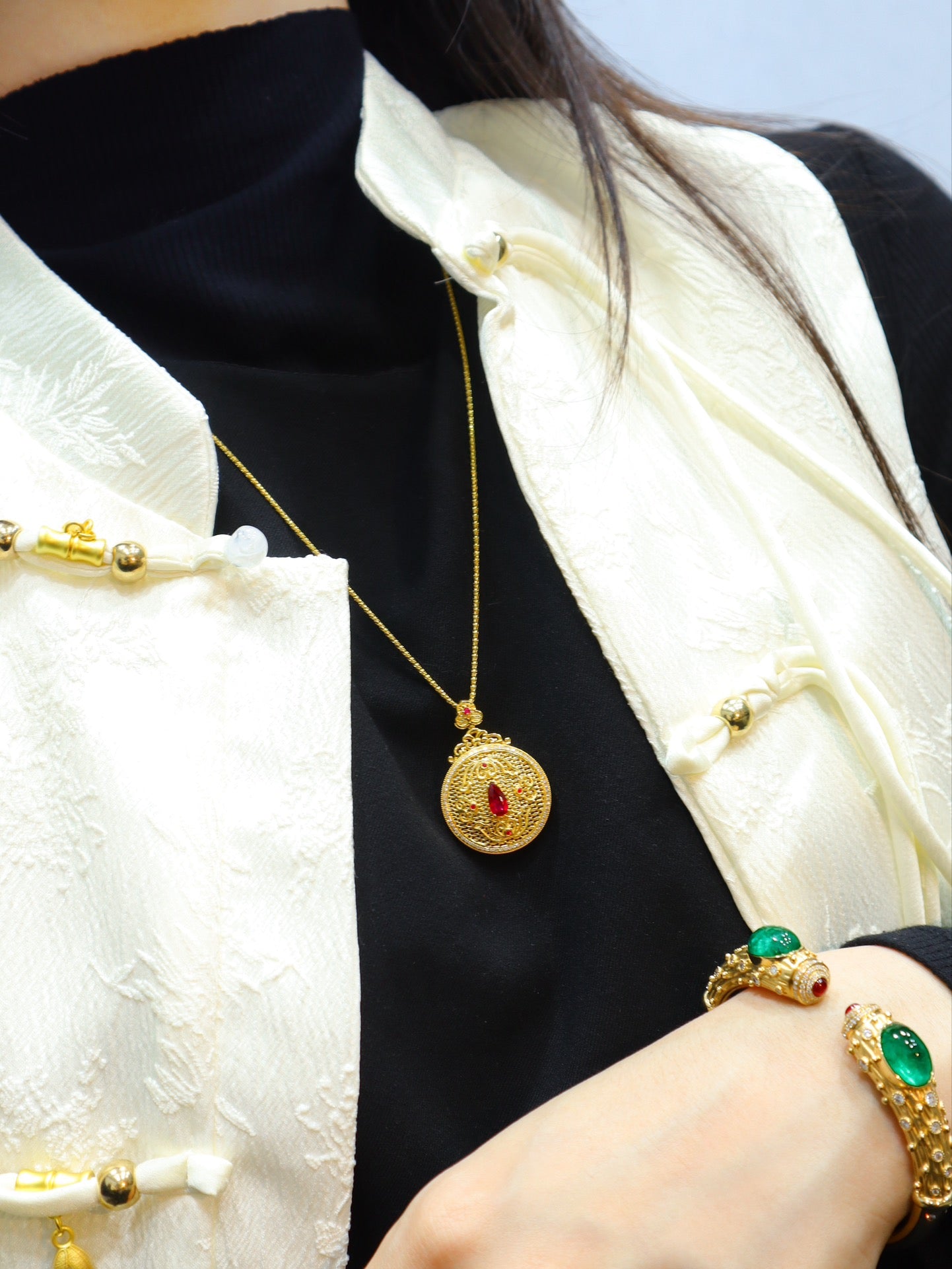 Ruby Pendant Jewelry: Ancient Gold Craftsmanship with Pigeon's Blood Red Gemstone