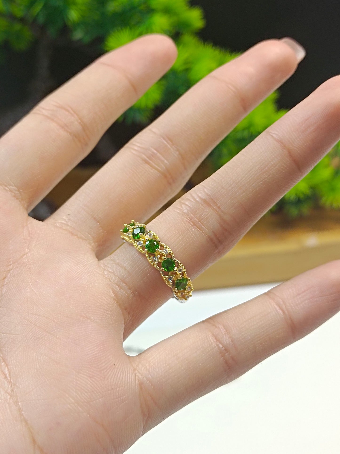 S925 Embedded Diopside Row Ring - Elegant and Fashionable Jewelry