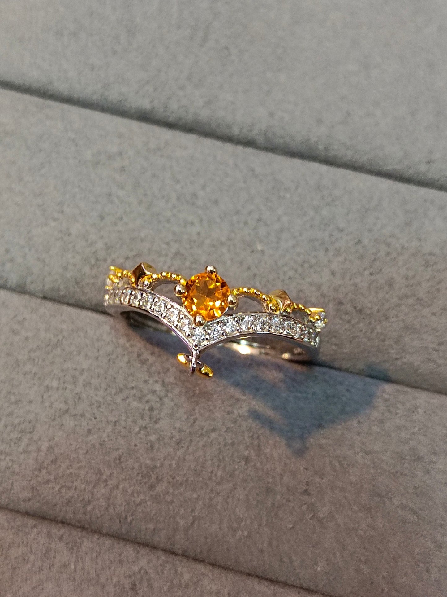 Elegante anello con stella in cristallo giallo in argento sterling S925 - Gioielleria raffinata