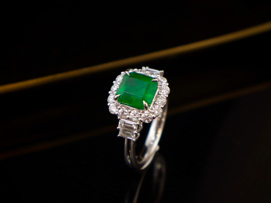 Emerald Ring - Vivid Green Jewelry for Daily Wear