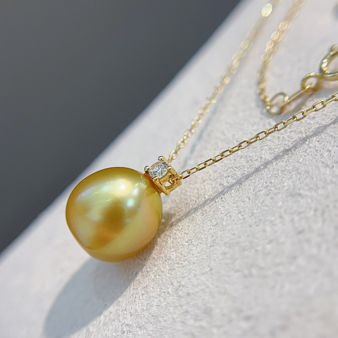 Luxurious 10-11mm Deep Golden South Sea Pearl Jewelry with 18K Gold and Diamond Pendant