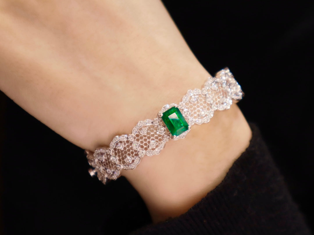 Exquisite Buccellati Emerald Bracelet - A Masterpiece of Jewelry