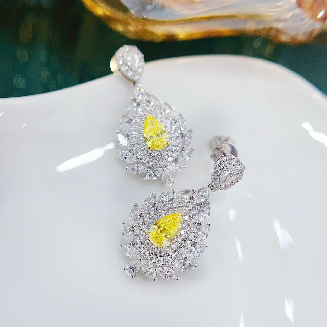 18K Emas Kuning Budaya Berlian Berbentuk Pear dan Anting-anting Marquise - Permata Barang Kemas