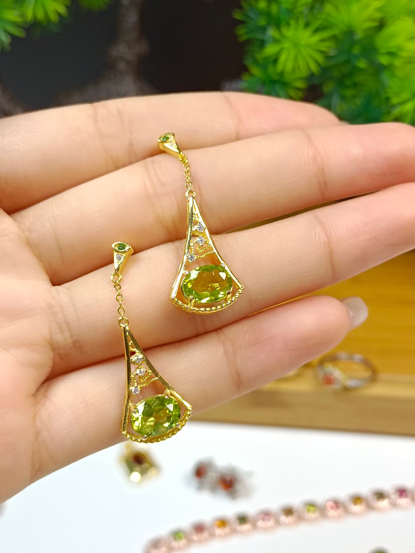 S925 Silver Embedded Peridot Earrings - Minimalist Fashion Jewelry