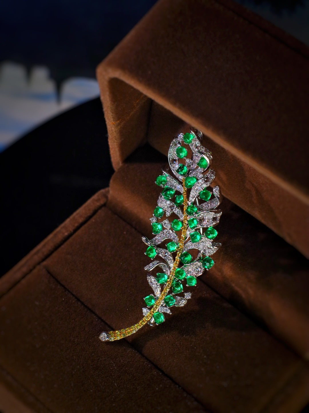 New Arrival: Exquisite Artistry Jewelry - Emerald Brooch/Pendant