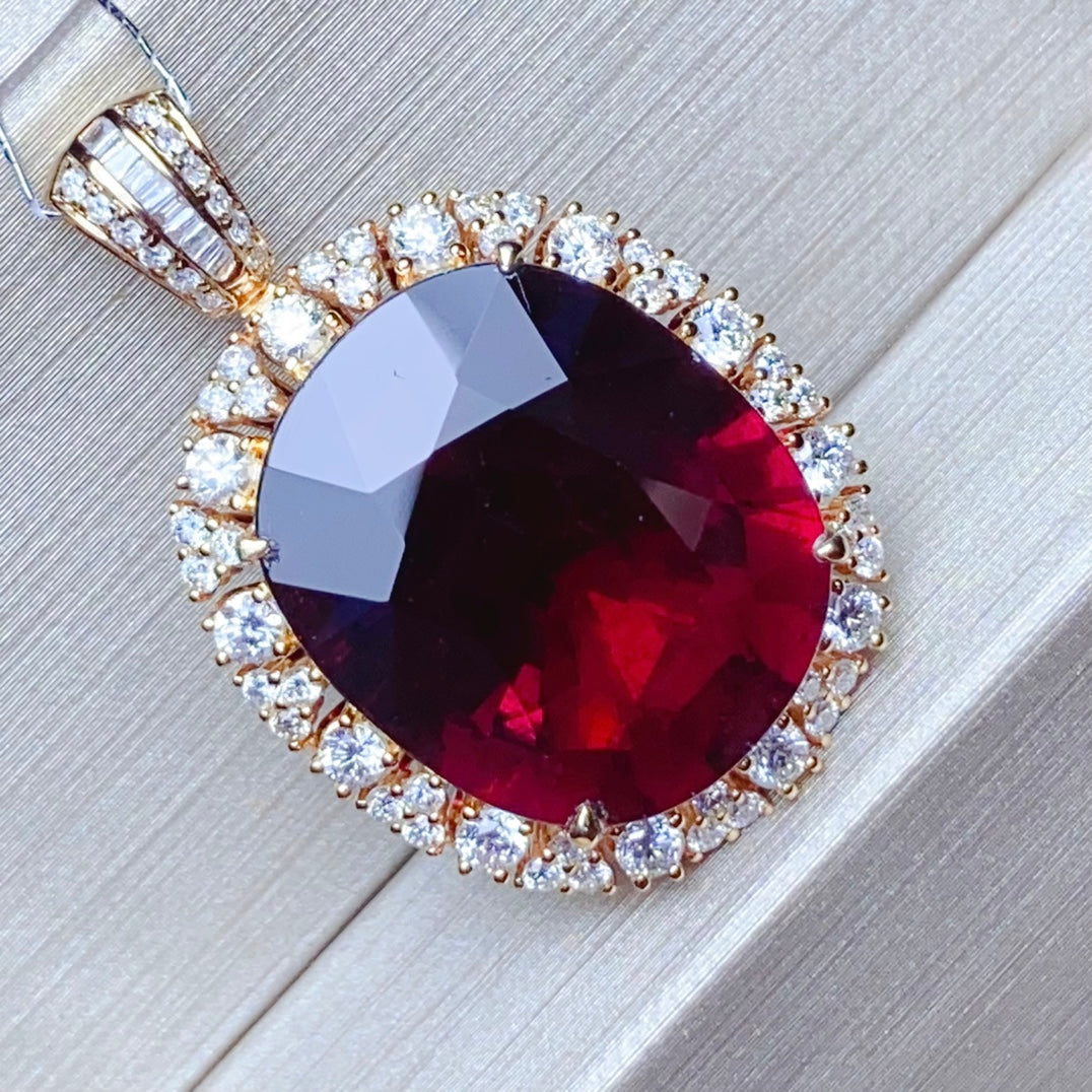 Natural Tourmaline Pendant Jewelry with 18K Gold and Diamond Setting