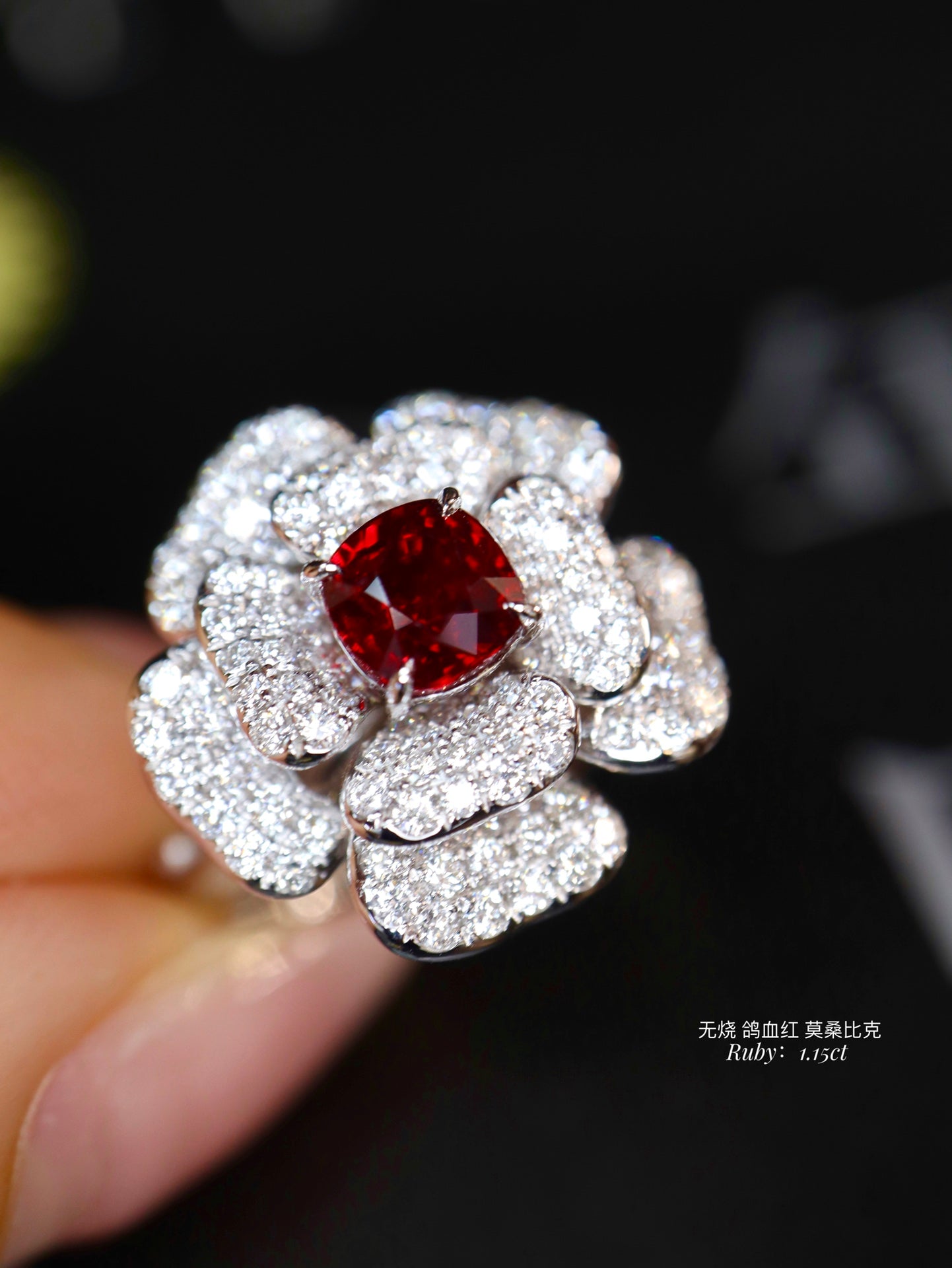 Anillo de rubí rojo sangre de paloma - Joyería con diseño de flores