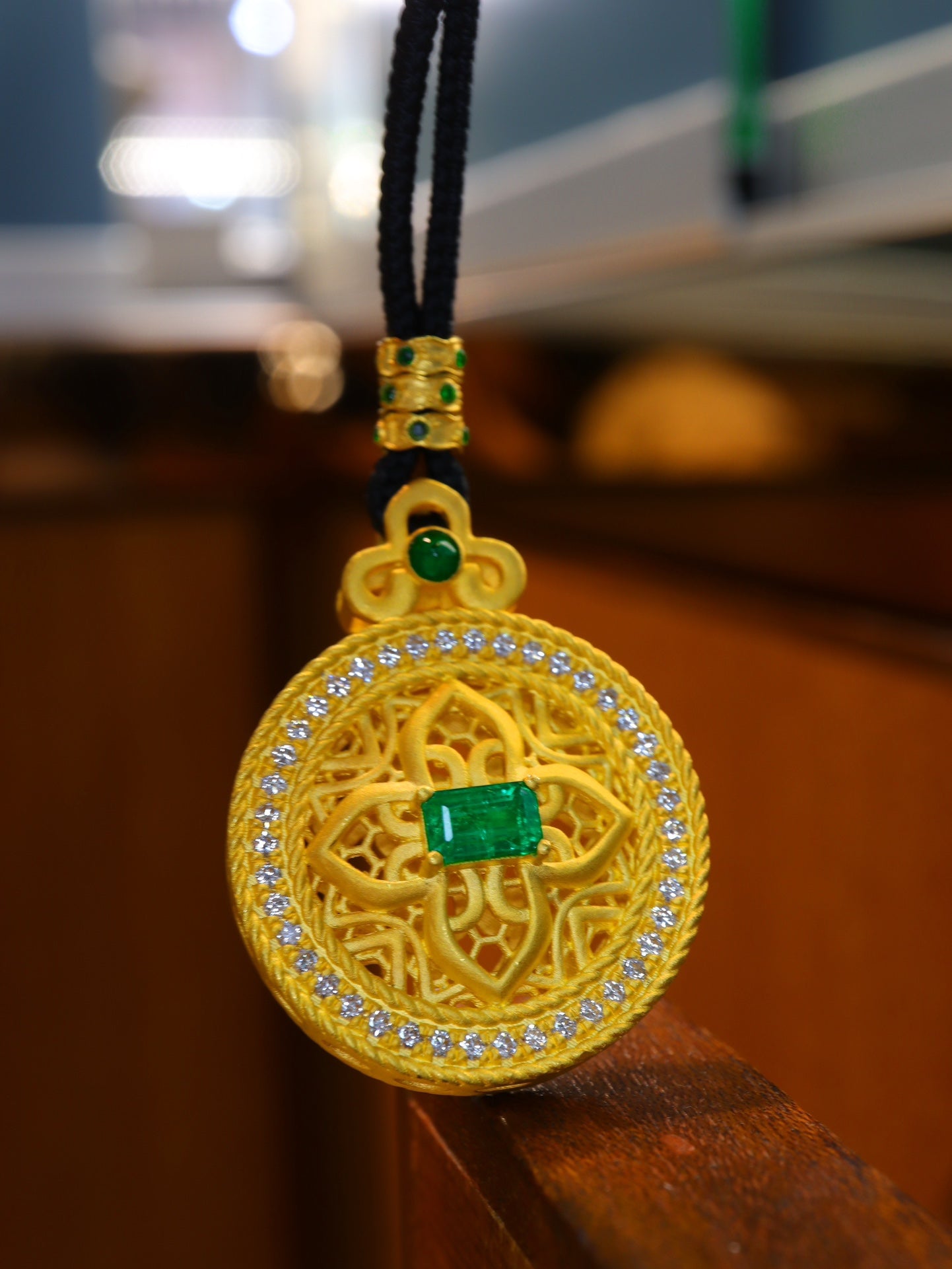 24k Gold Emerald Pendant - High-Quality Jewelry