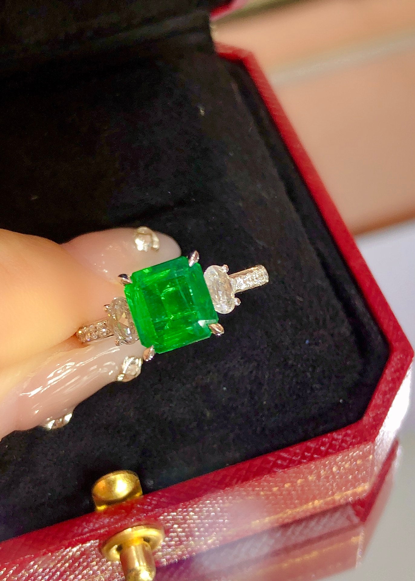 Exquisite Natural Emerald Ring - Muzo Green Jewelry