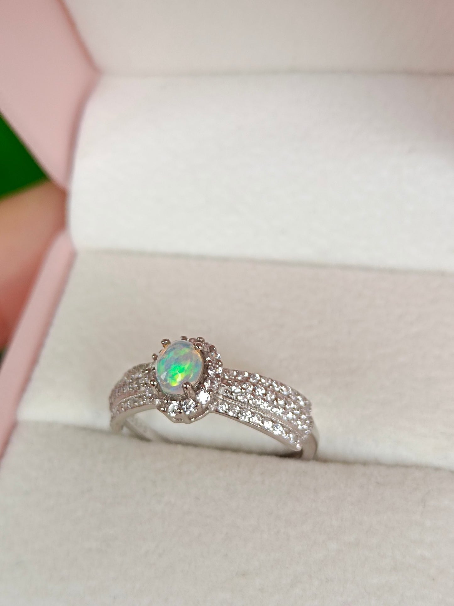 Exquisite Natural Opal Ring - A Jewelry Delight