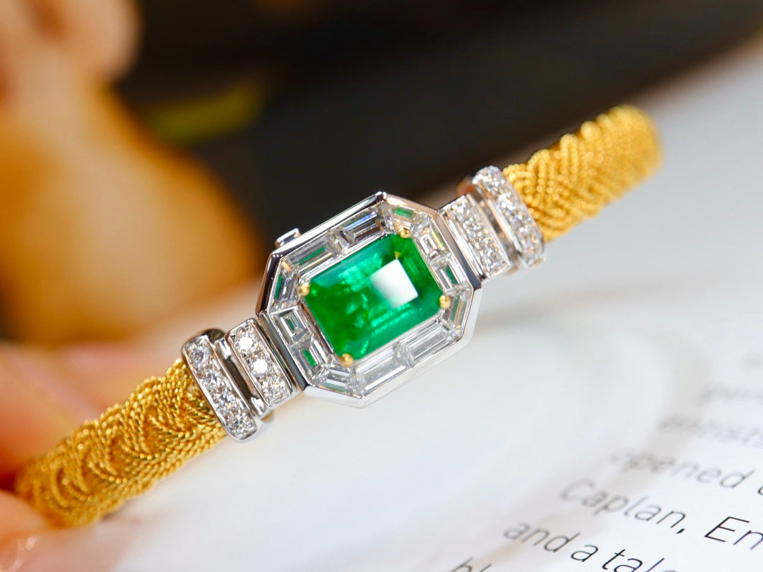 Handcrafted Jewelry Marvel: 18k Gold & Diamond Embedded, Top-Grade Waton Green Stone