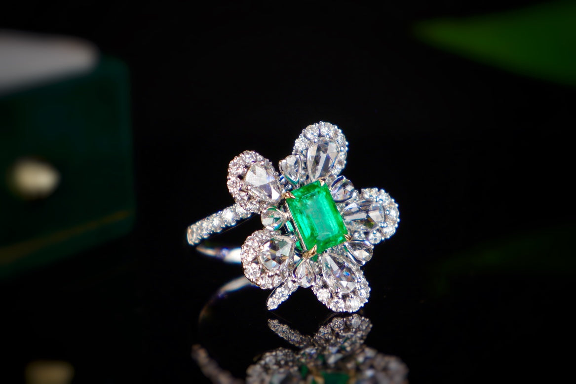 Emerald Elegance Ring - A Touch of Sophistication in Jewelry