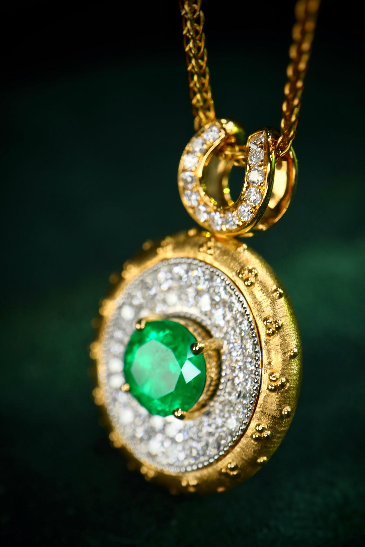 Panjshir Emerald Pendant: A Luxurious Jewelry Piece