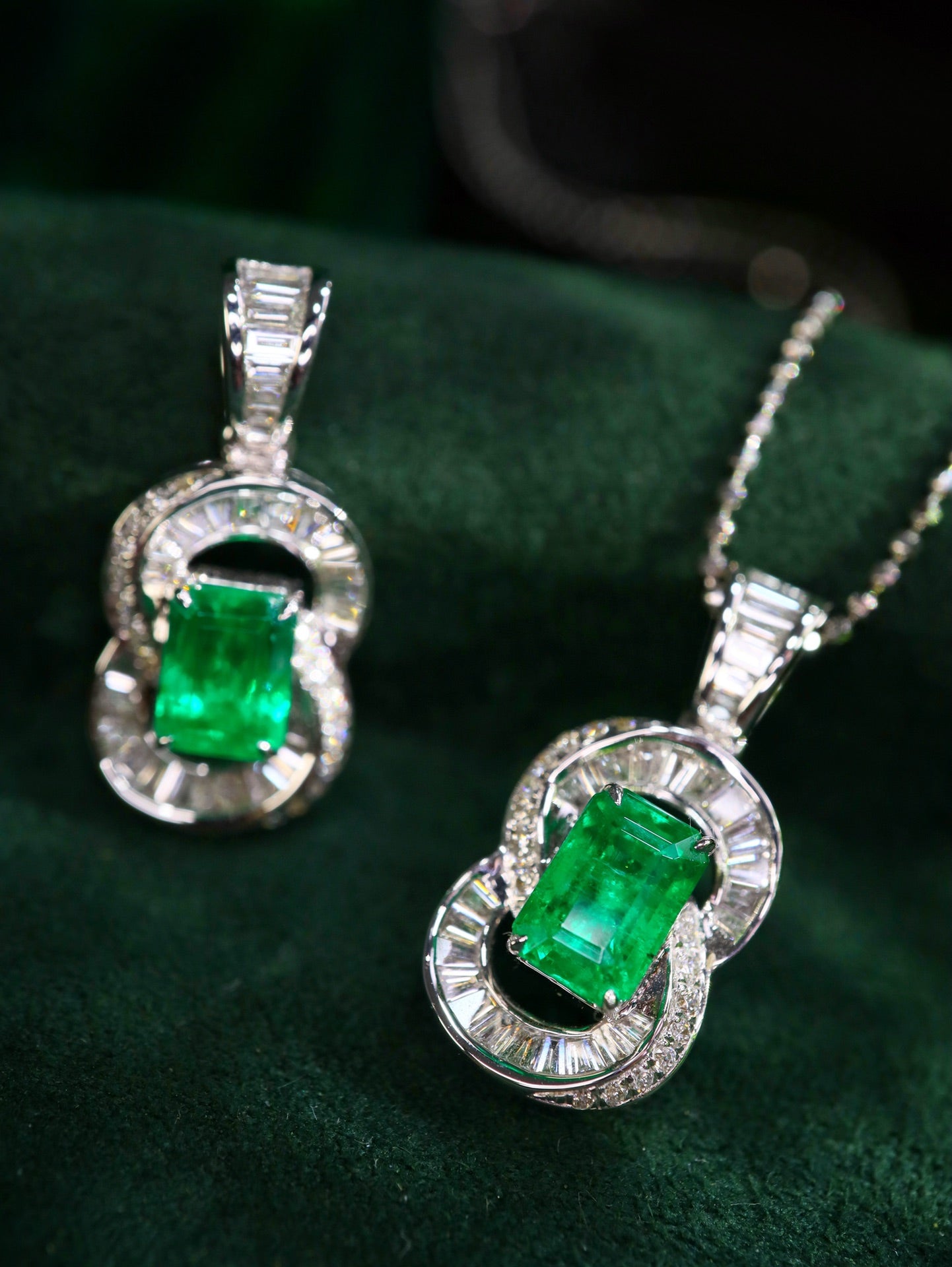 Panjshir Emerald Pendant - A Jewelry Marvel