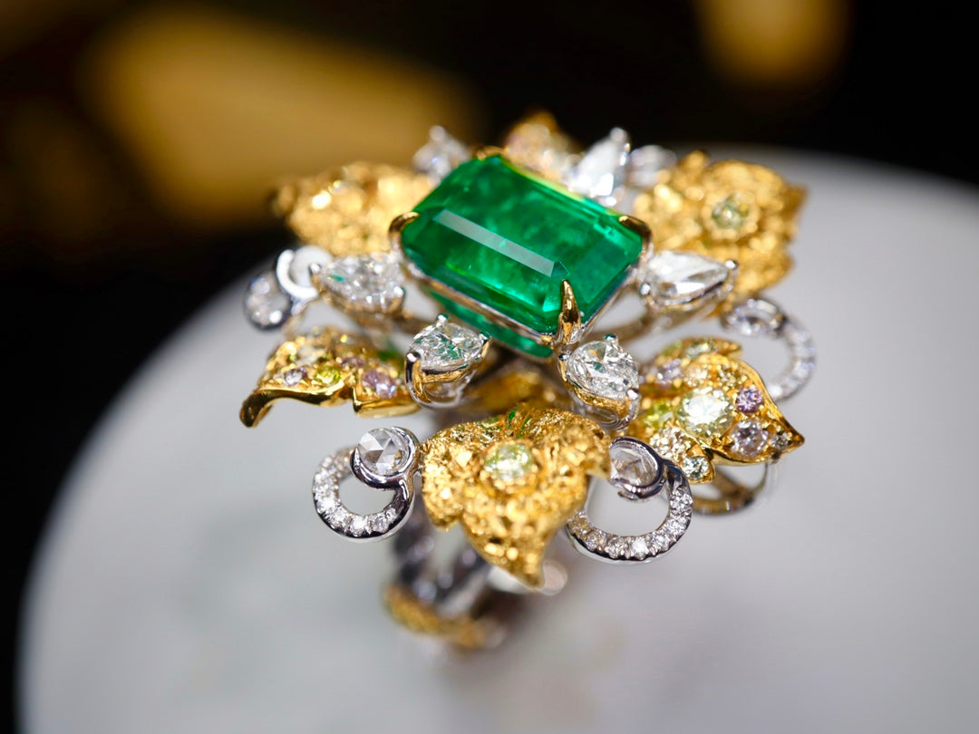 Versatile Emerald Jewelry Collection - Vivid Green Masterpiece