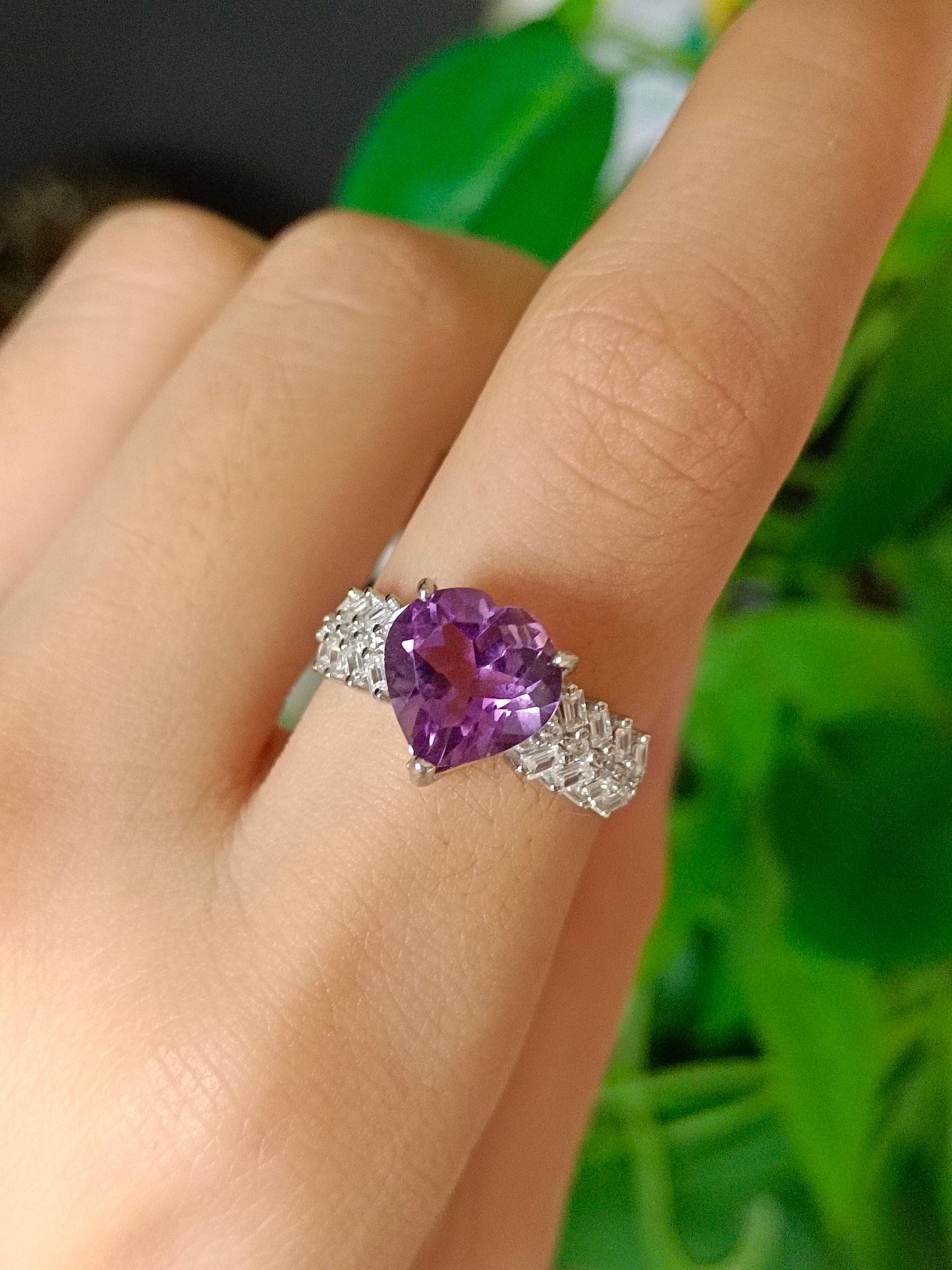 Anello a forma di cuore con ametista naturale - Gioielli incantevoli