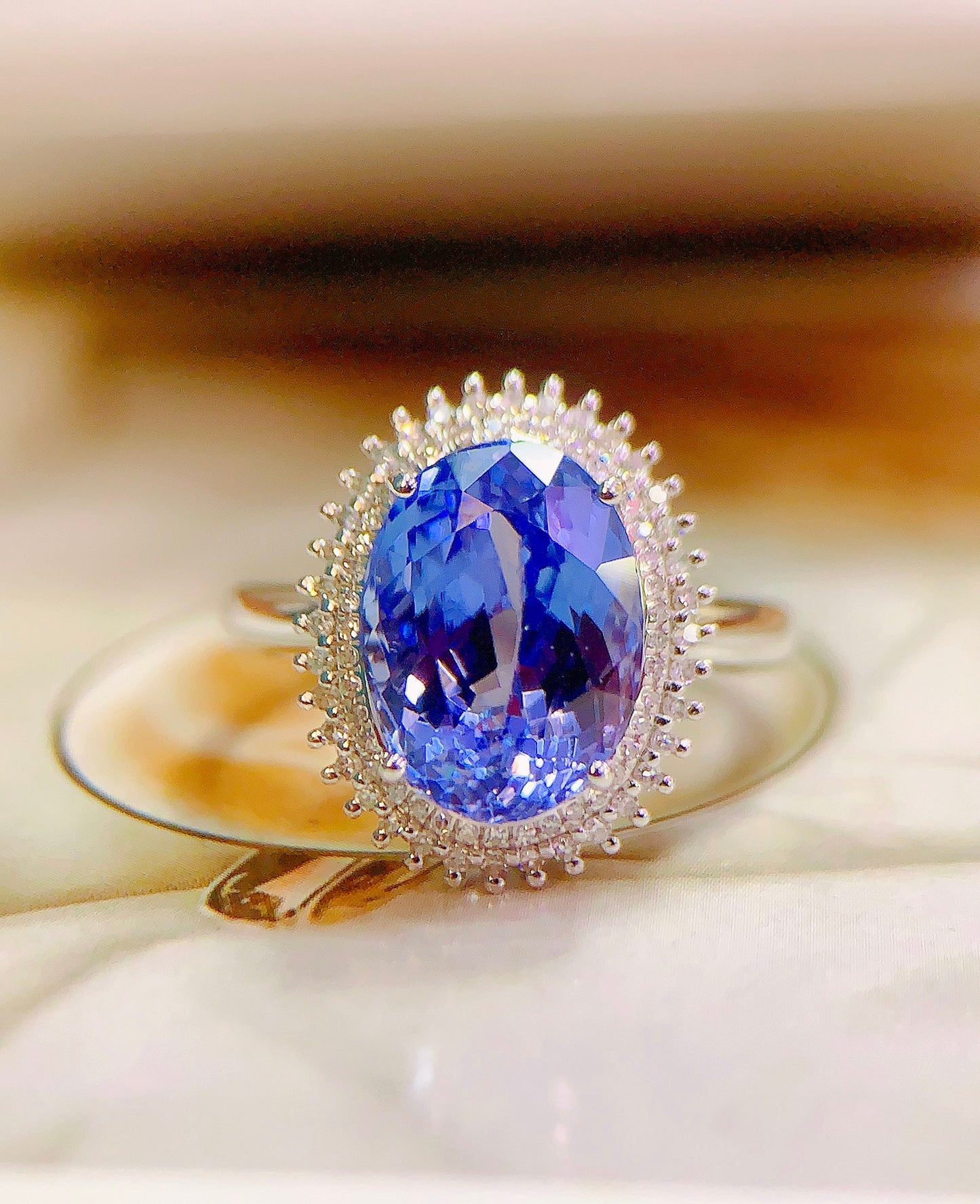 Exquisite Natural Tanzanite Ring in 18K Gold with Diamond Accents - Jewelry