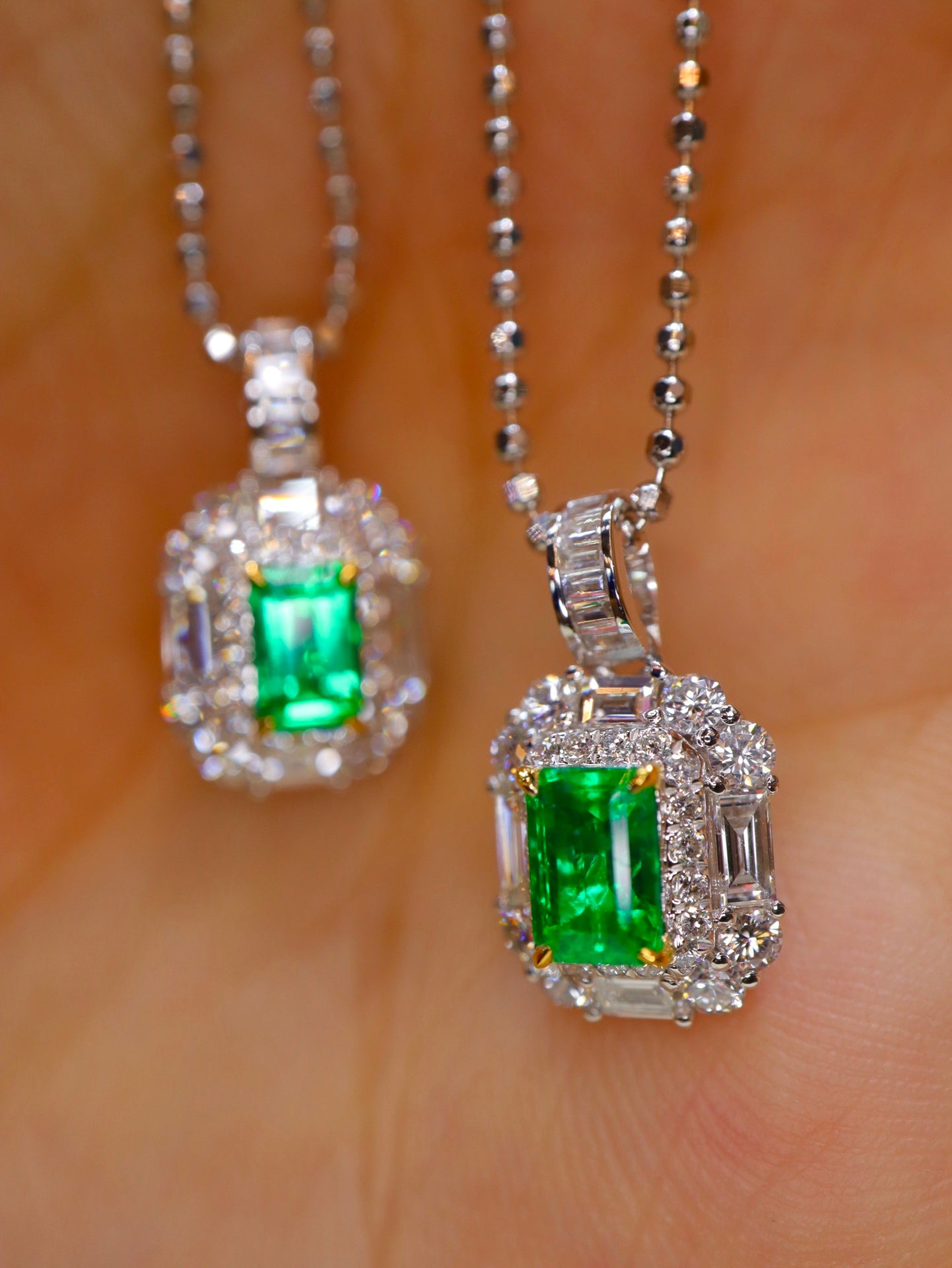 Afghan Panjshir Emerald Pendant Jewelry - A Mesmerizing Gem!