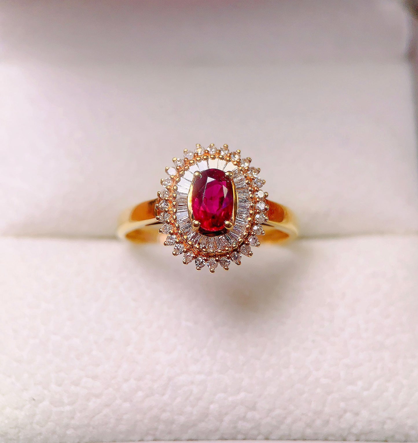 18K Gold Diamond and Ruby Ring - Classic Dai Fei Style Jewelry